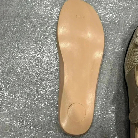 [38/7-7.5]Portofino Gold  Tone Selina Sandals - Picture 6 of 10